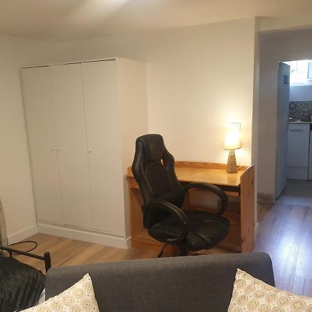 Studio 25M2 Independant Sous-Sol Apartment ซาร์คเซลส์ ภายนอก รูปภาพ